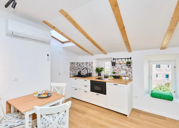 Hedera Estate Hedera 7 *